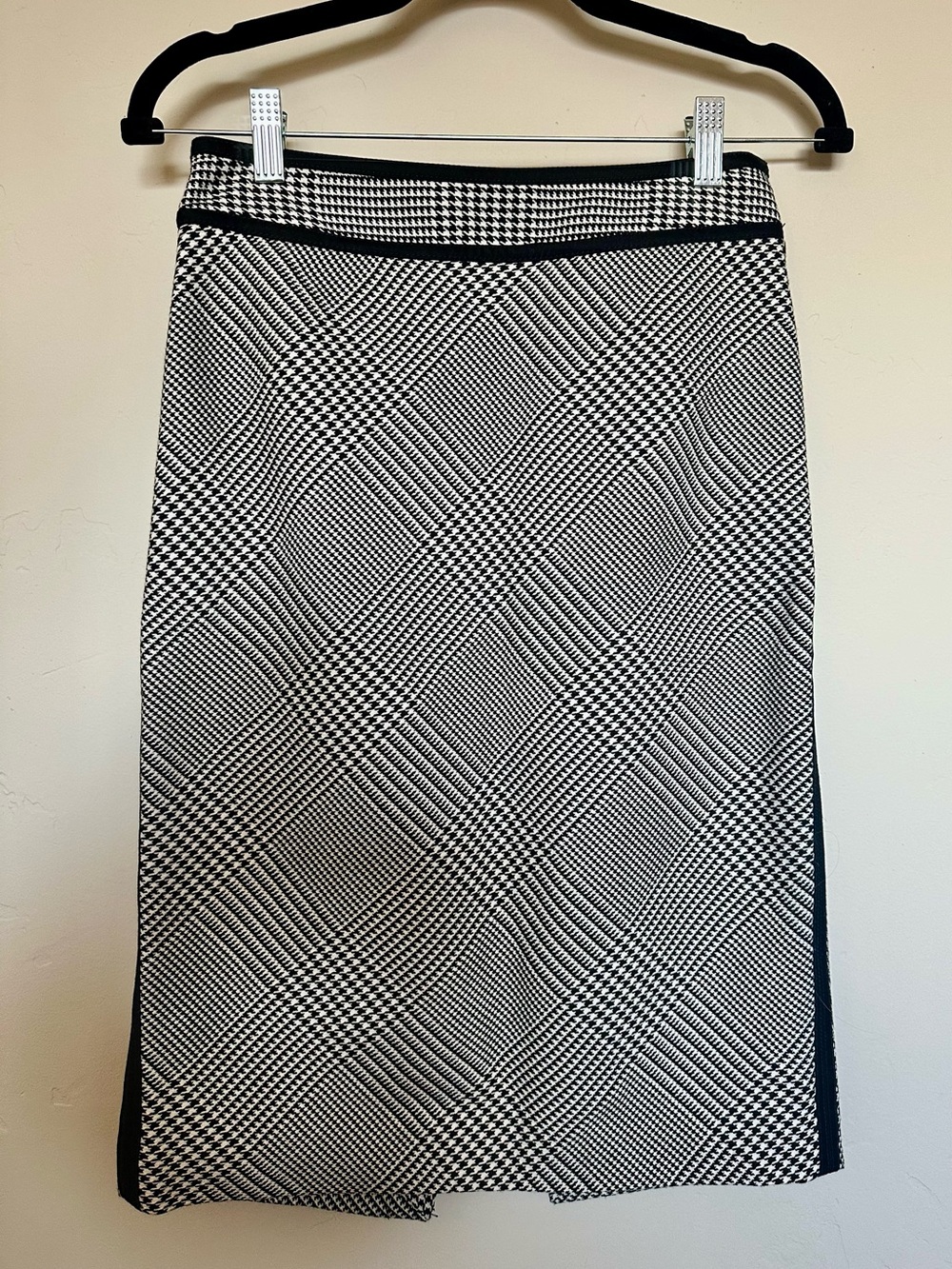 White House Black Market Black and White Glen Plaid Pencil Skirt